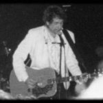 bob_dylan_singing_live